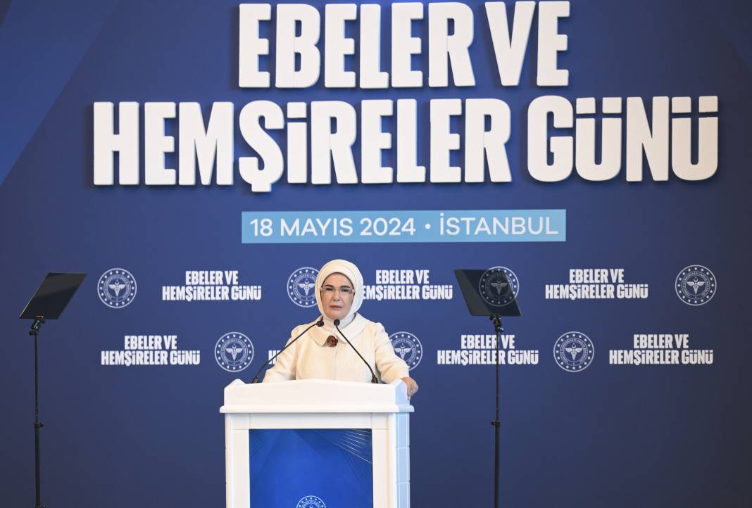 Emine Erdoğan İstanbul’da hemşire ve ebelerle bir araya geldi 1